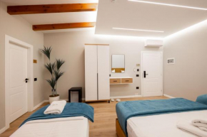 Golemi Lux Hotel